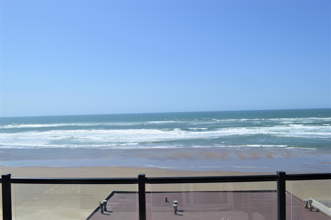 Beachfront Manor Hotel 林肯市 外观 照片