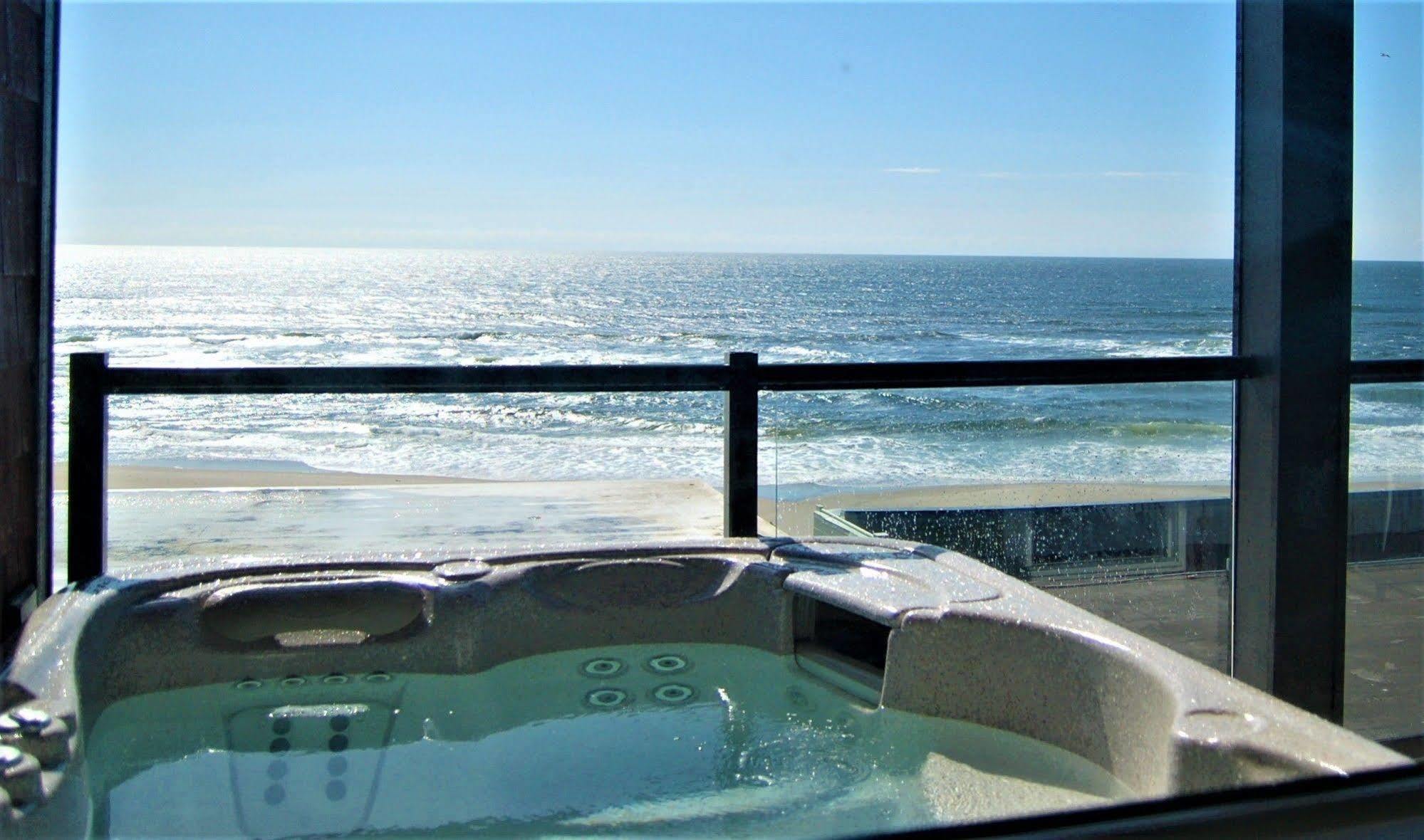 Beachfront Manor Hotel 林肯市 外观 照片