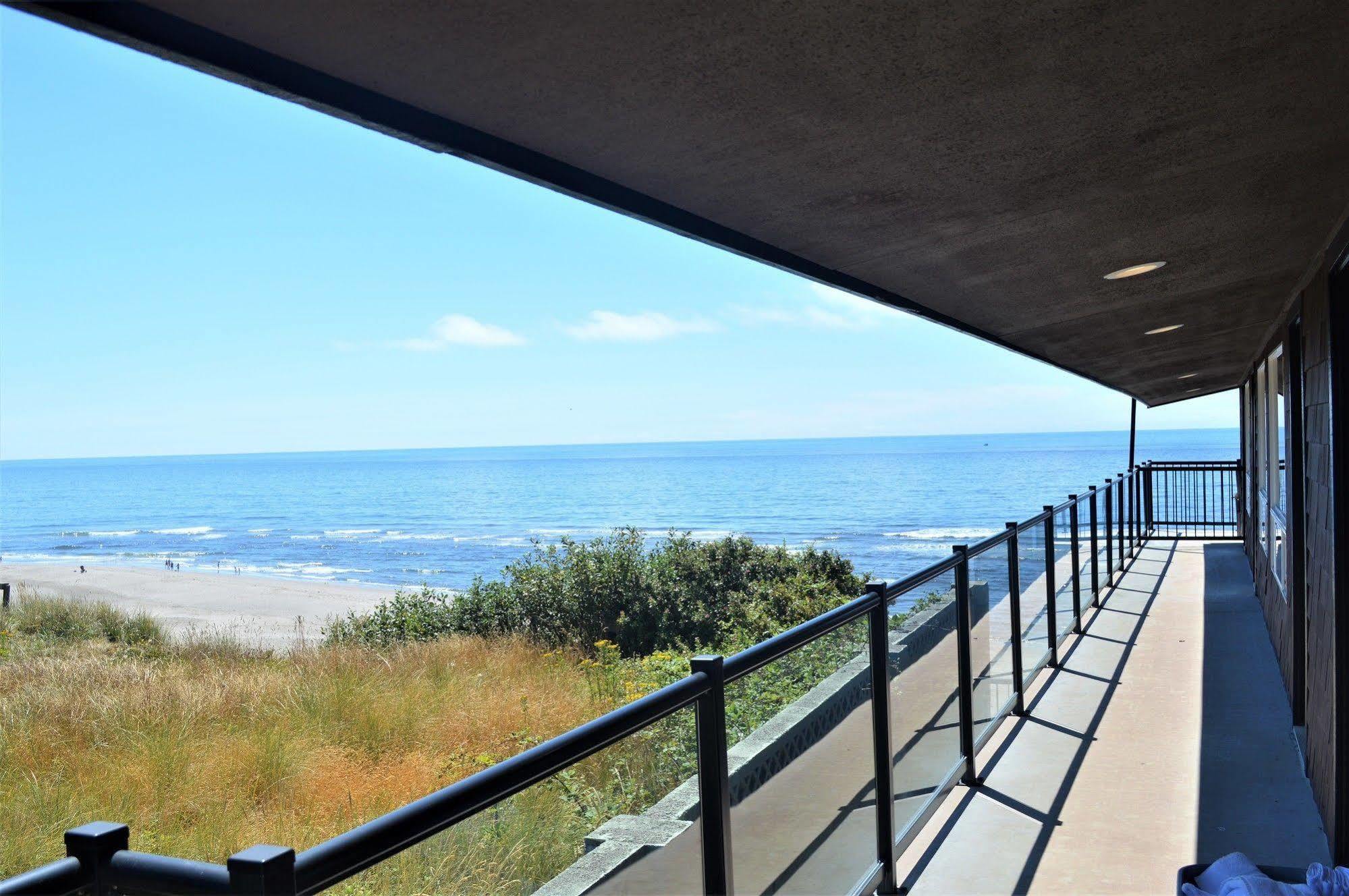 Beachfront Manor Hotel 林肯市 外观 照片