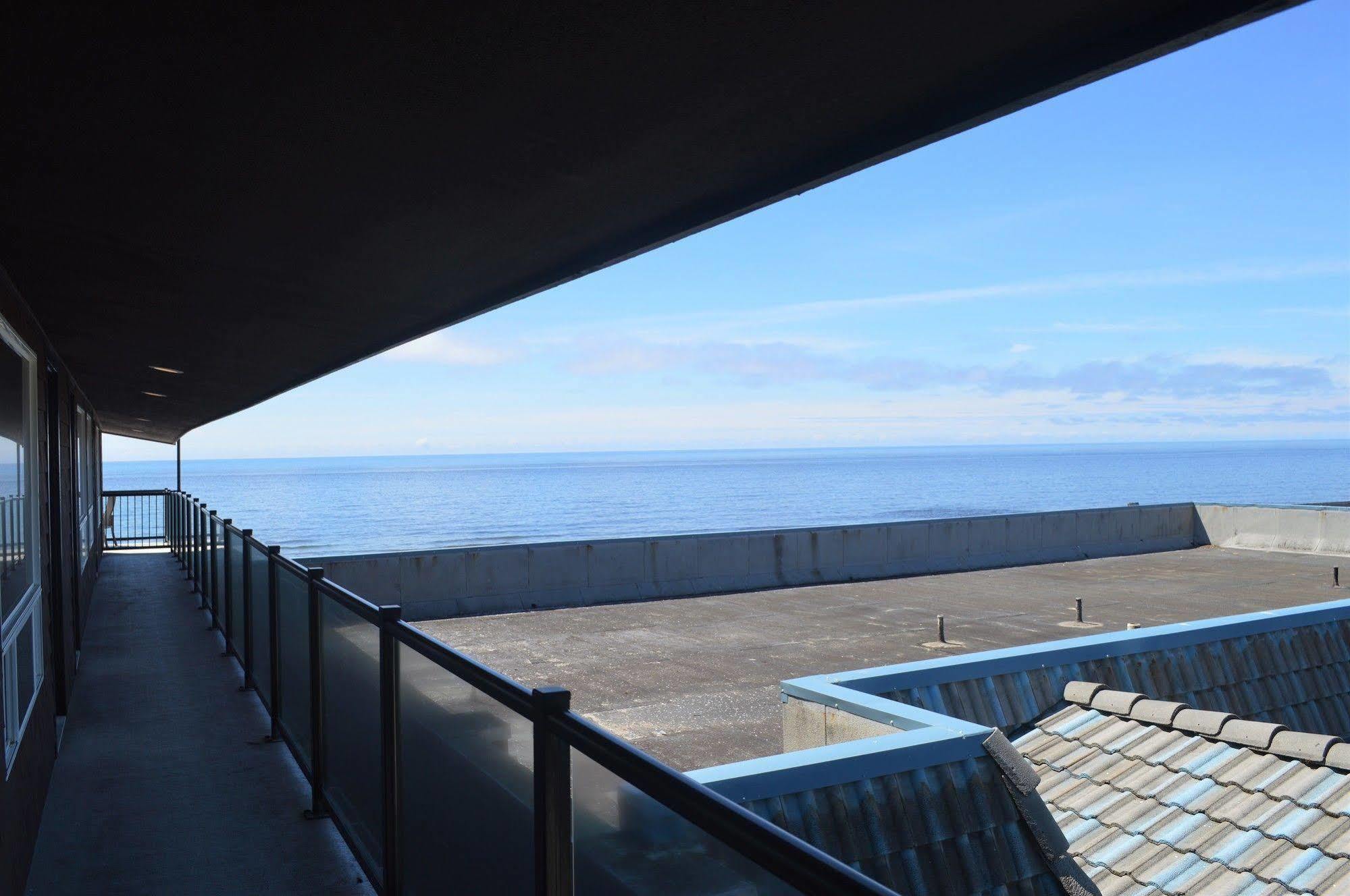 Beachfront Manor Hotel 林肯市 外观 照片